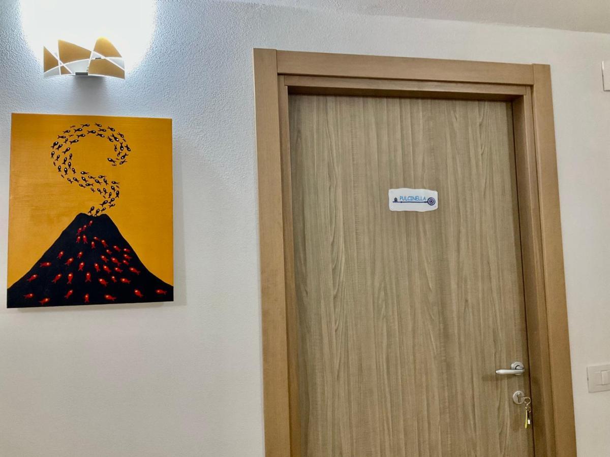 'A Room De' Scugnizzi Наполи Екстериор снимка
