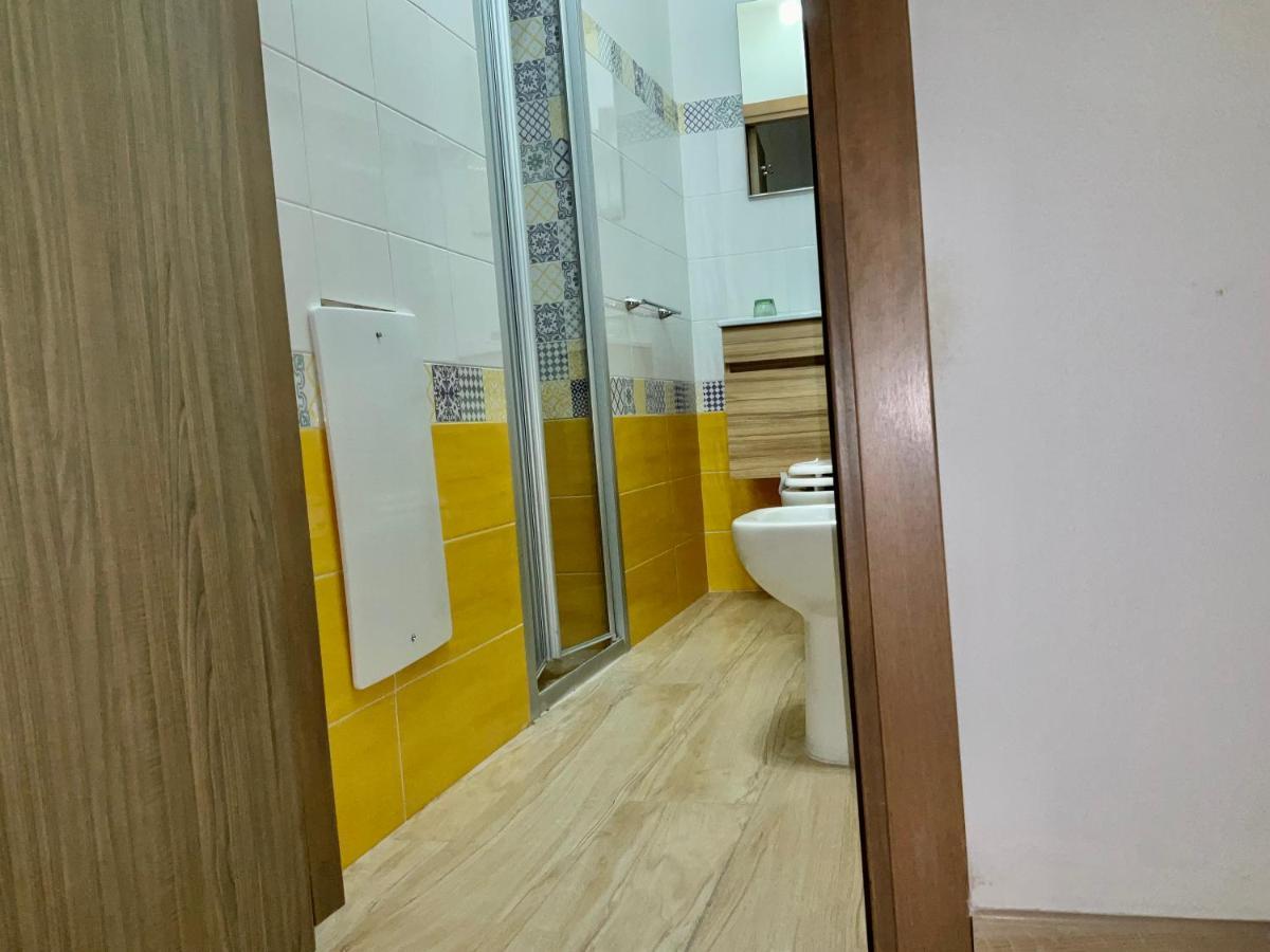 'A Room De' Scugnizzi Наполи Екстериор снимка