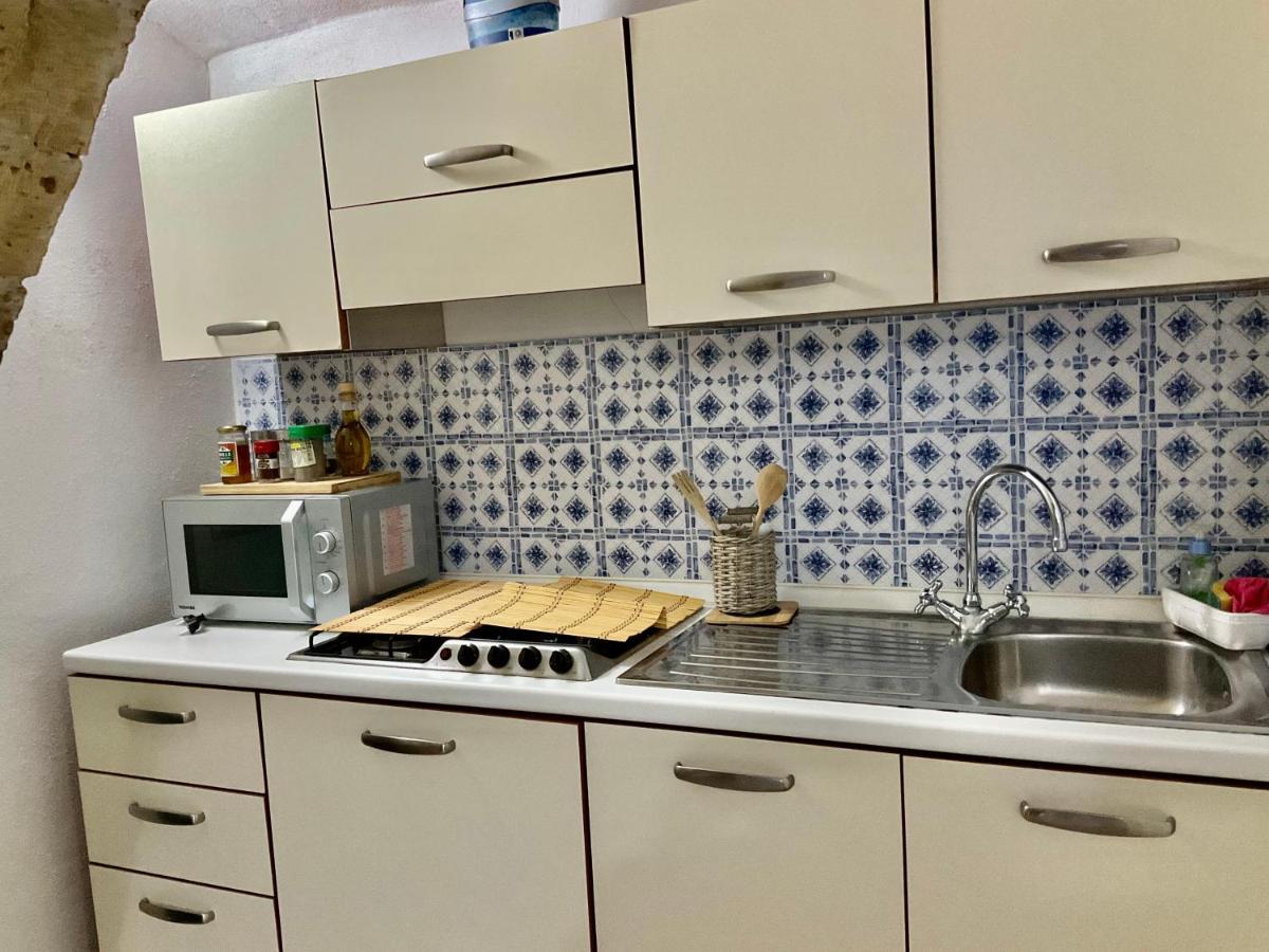 'A Room De' Scugnizzi Наполи Екстериор снимка