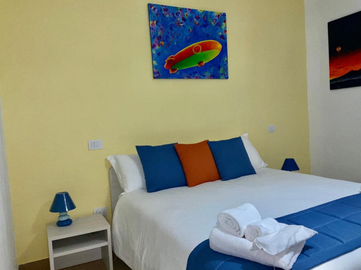 'A Room De' Scugnizzi Наполи Екстериор снимка