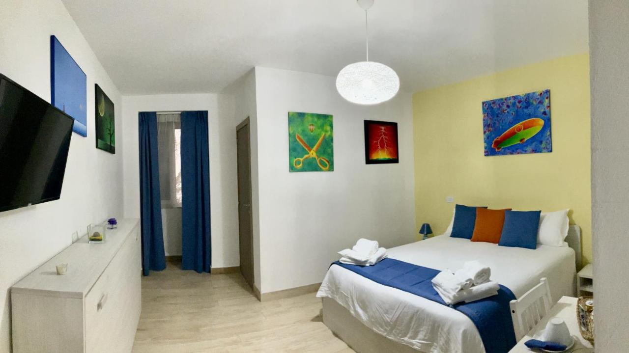 'A Room De' Scugnizzi Наполи Екстериор снимка