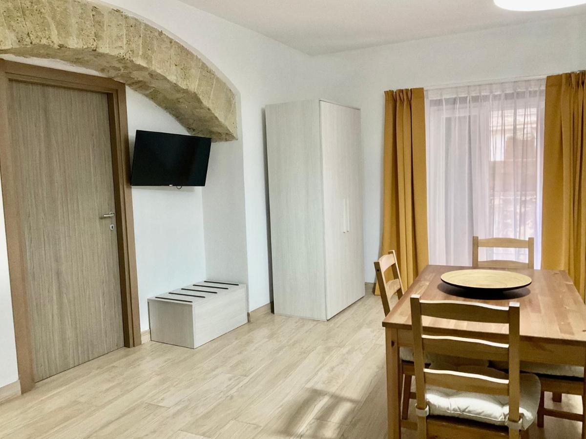 'A Room De' Scugnizzi Наполи Екстериор снимка