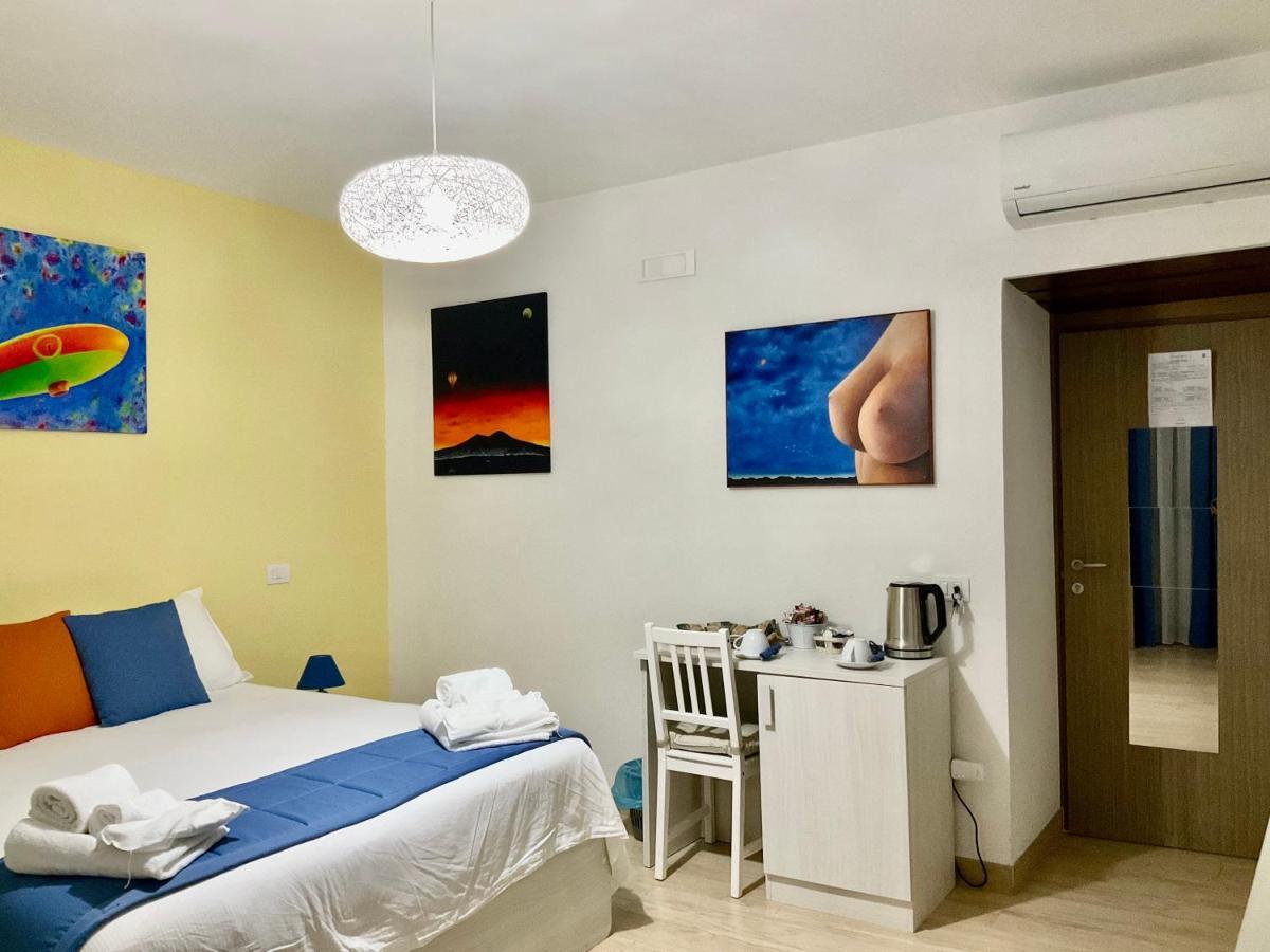 'A Room De' Scugnizzi Наполи Екстериор снимка