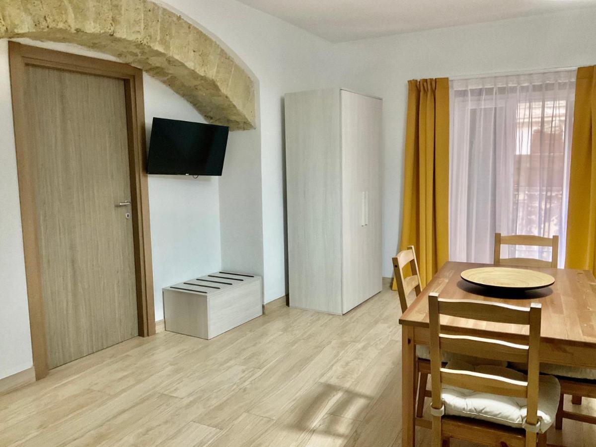 'A Room De' Scugnizzi Наполи Екстериор снимка